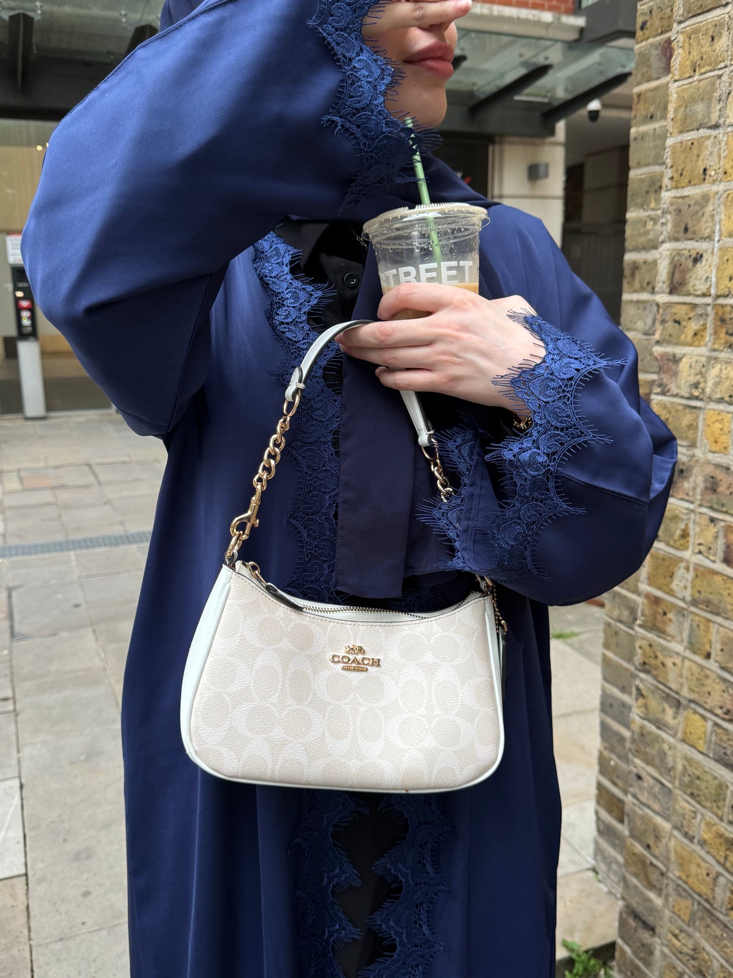 Noor Abaya