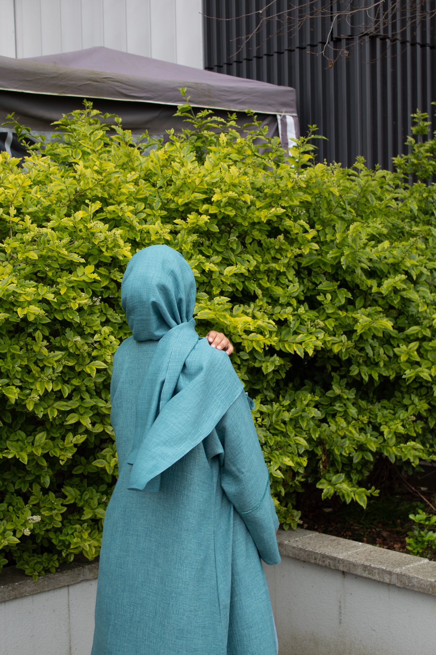 Safiya abaya in blue