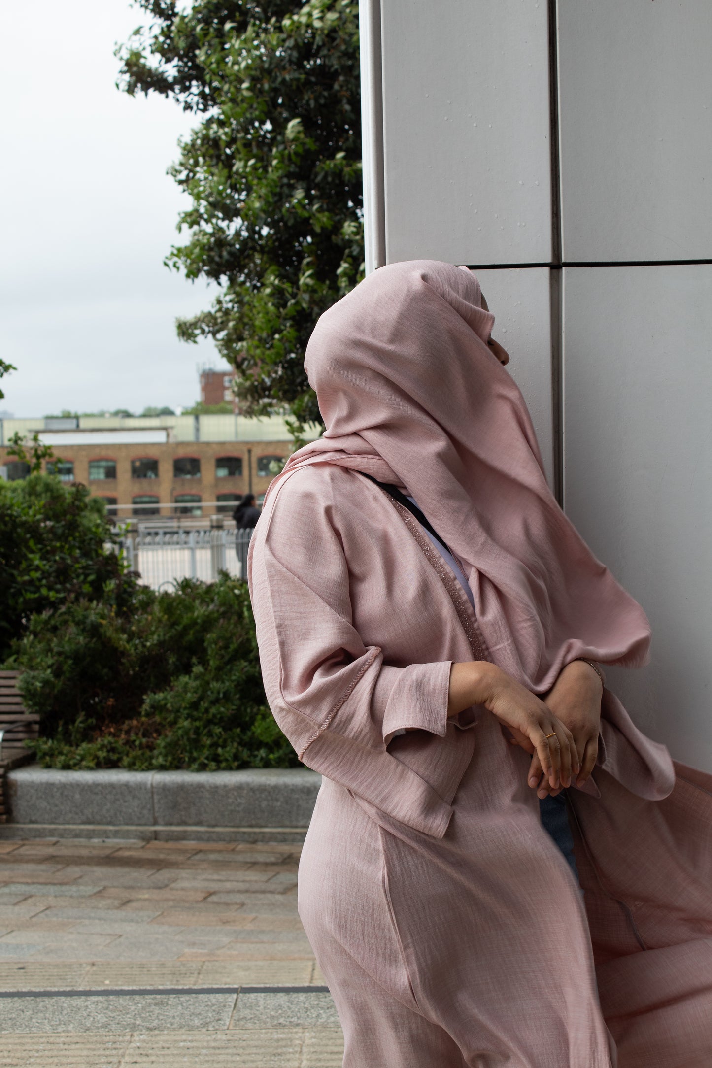Safiya abaya in pink